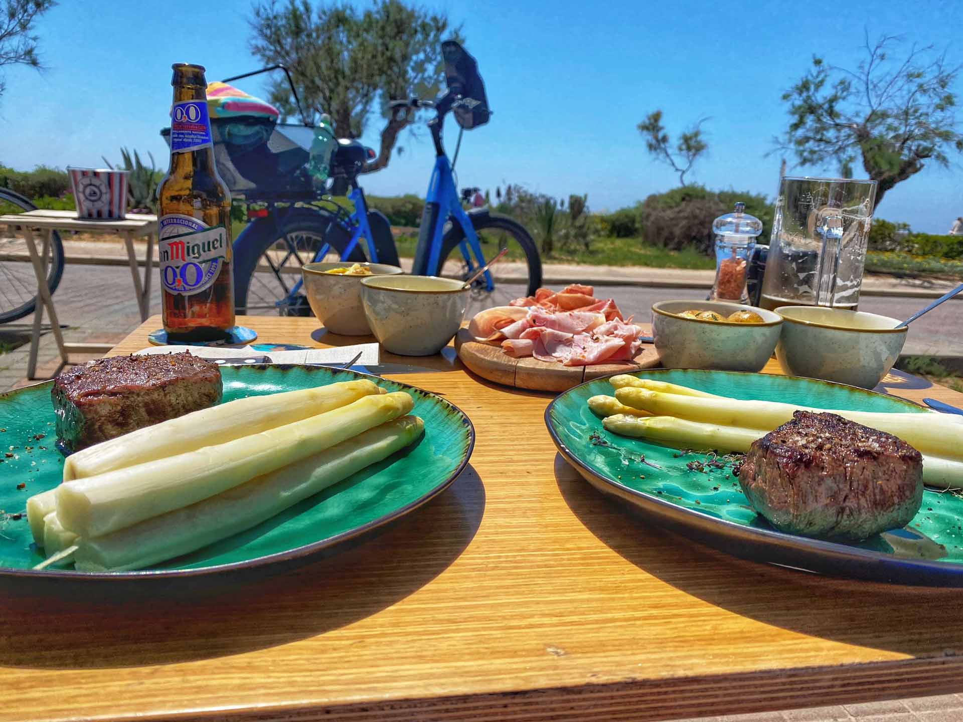 al-faro-beach-bar-lounge-restaurant